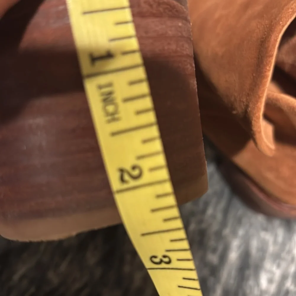 Gentle souls by Kenneth Cole women’s brown suede leather best zip booties. - Picture 6 of 7
